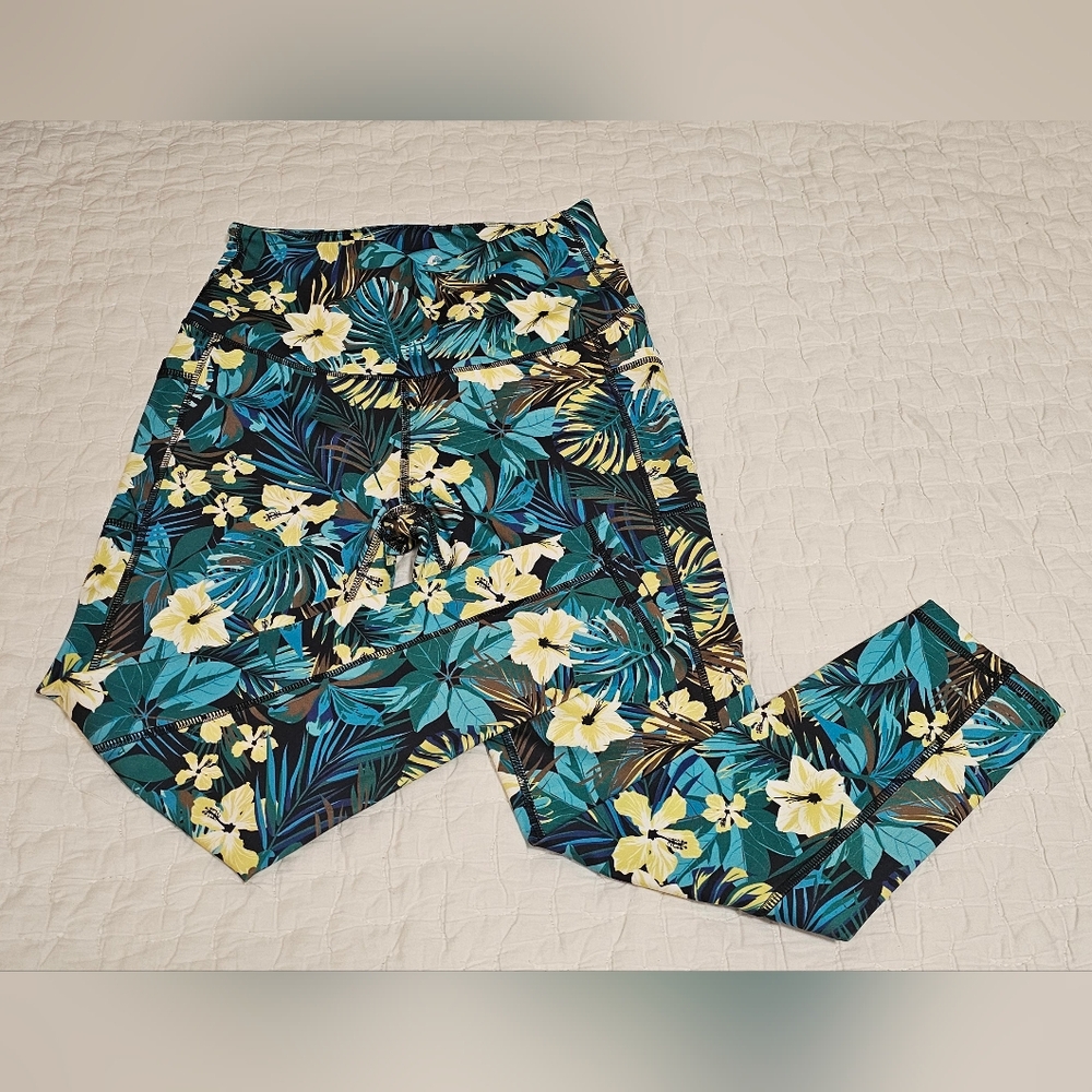 LegEnd floral capri leggings.